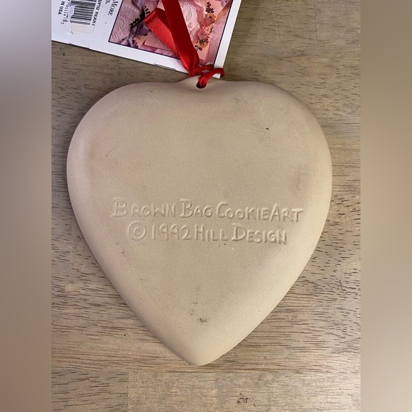 Vtg 1992 Brown Bag Cookie Art Mold Cupid Heart Cherub Valentines Stoneware NWT - Picture 4 of 6